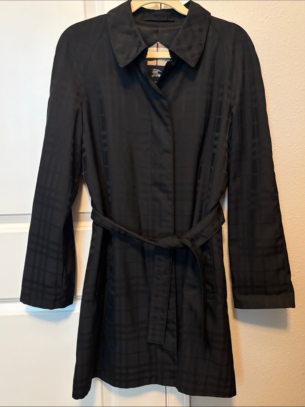 Vintage Y2K era Burberry London Short rain/trench coat black plaid